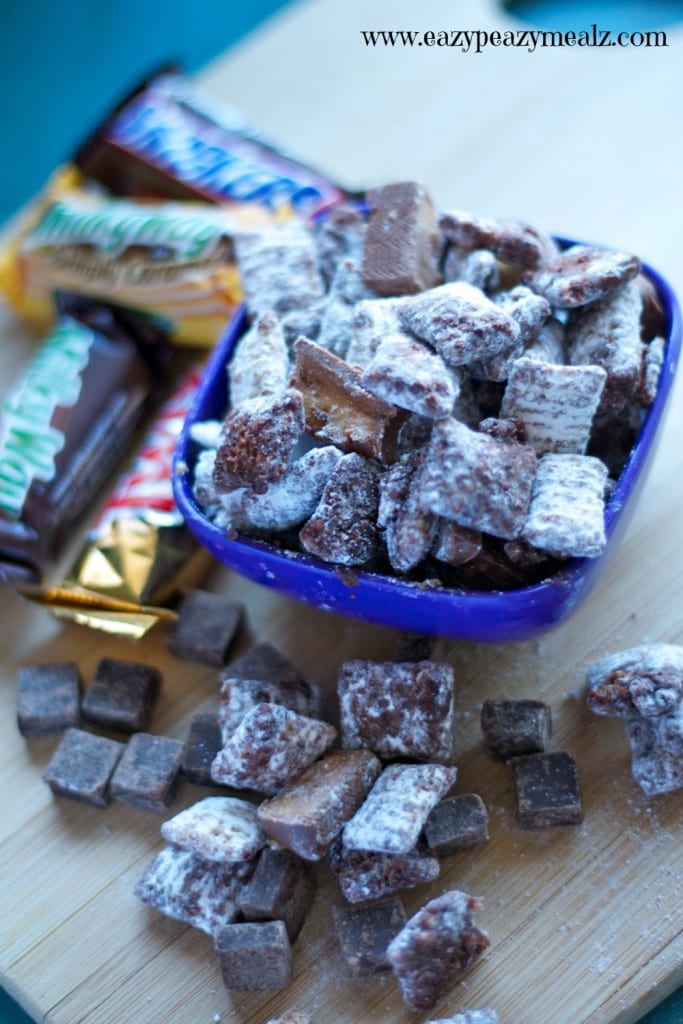 Candy Bar Muddy Buddies - Easy Peasy Meals