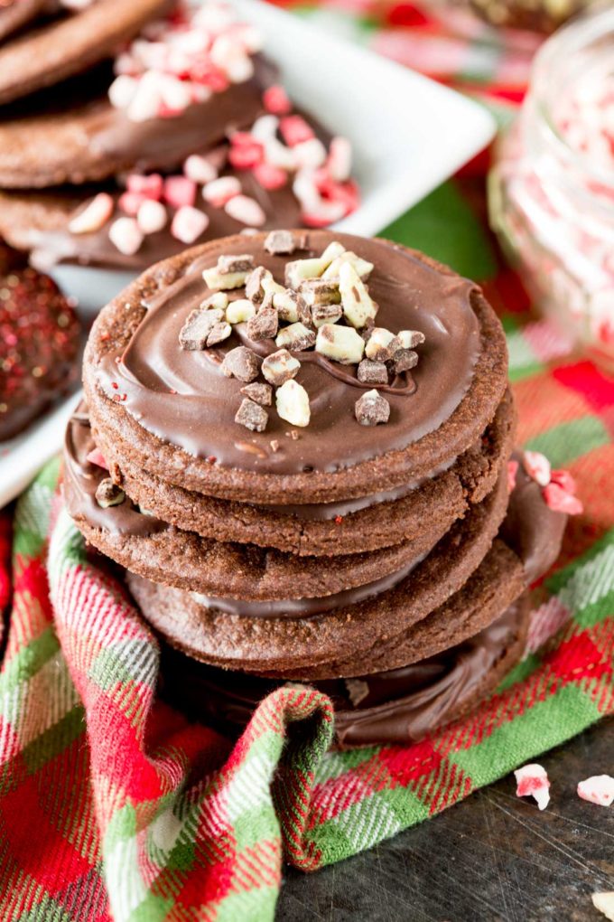 Chocolate and peppermint, these cookies are ideal for the holidays. Christmas cookies for the win. 