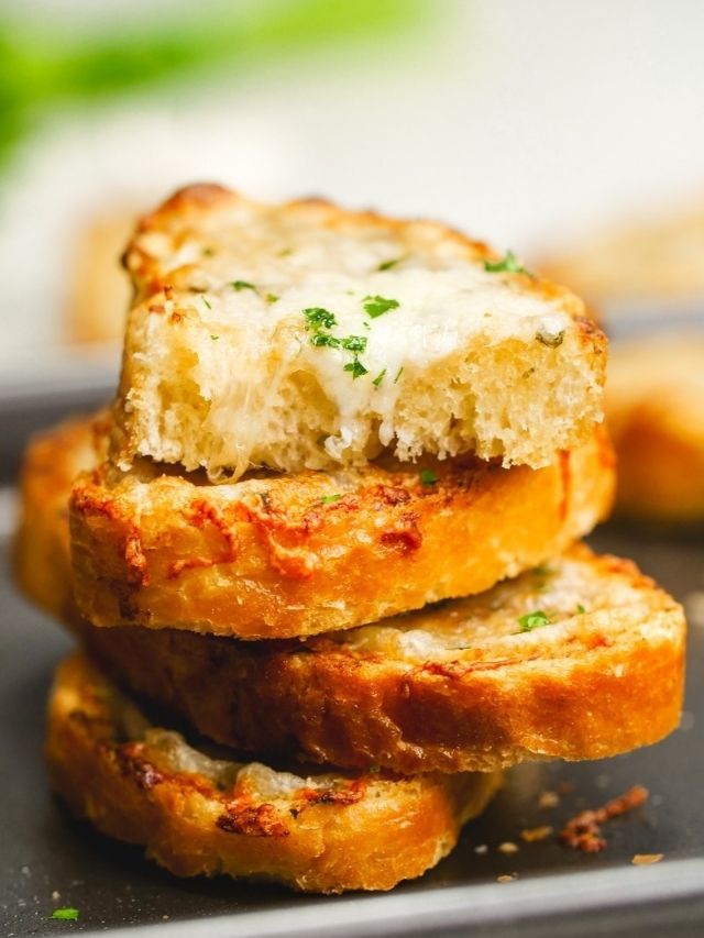 World's Best Cheesy Garlic Bread Story - Easy Peasy Meals