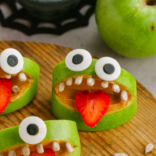 Halloween: Apple Monster Mouth - Easy Peasy Meals