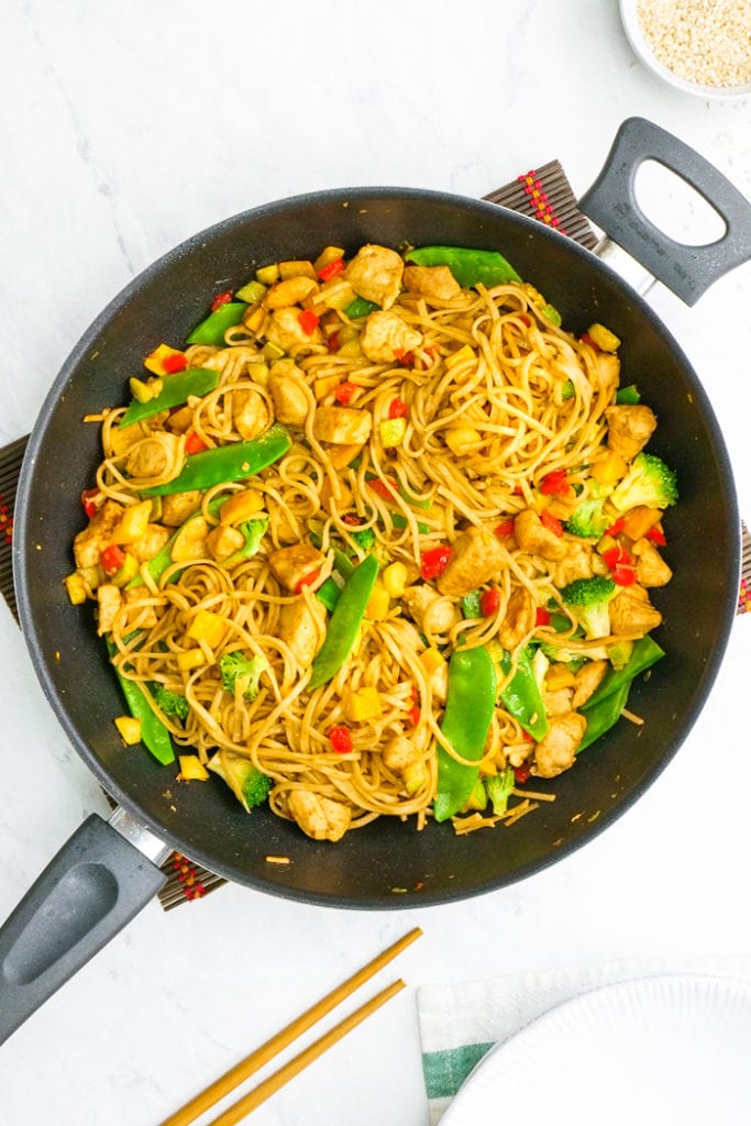 Garlic Chicken Lo Mein - Easy Peasy Meals