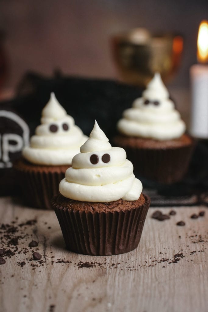 Halloween Cupcakes: Ghost Cupcakes - Easy Peasy Meals