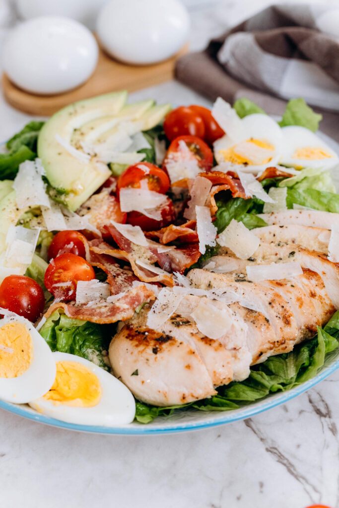 Chicken Avocado Caesar Salad (Low-Carb, Keto) - Easy Peasy Meals