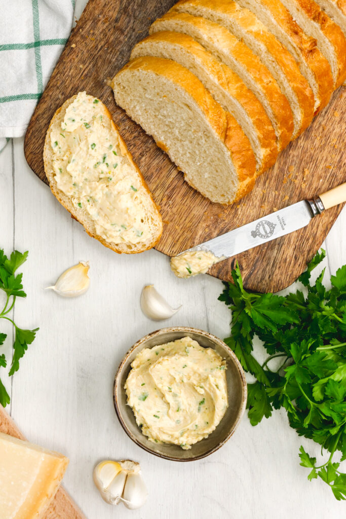 World's Best Cheesy Garlic Bread Recipe - Easy Peasy Meals