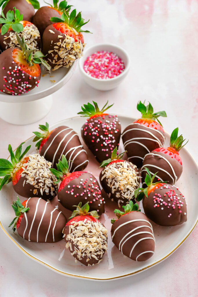 Chocolate Covered Strawberries - Easy Peasy Meals