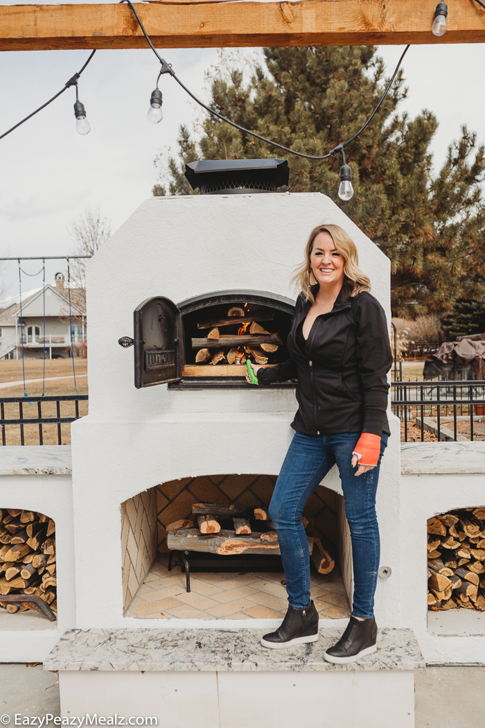 Outdoor Fireplace and Pizza Oven makes Entertaining Easy