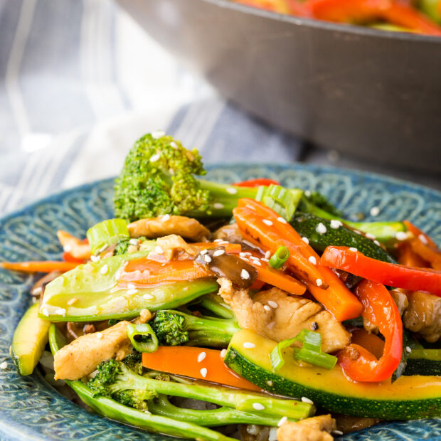 Easy Chicken Stir Fry - Easy Peasy Meals