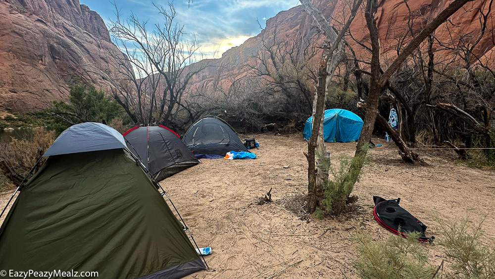 Setting up camp at Horseshoe bend. 